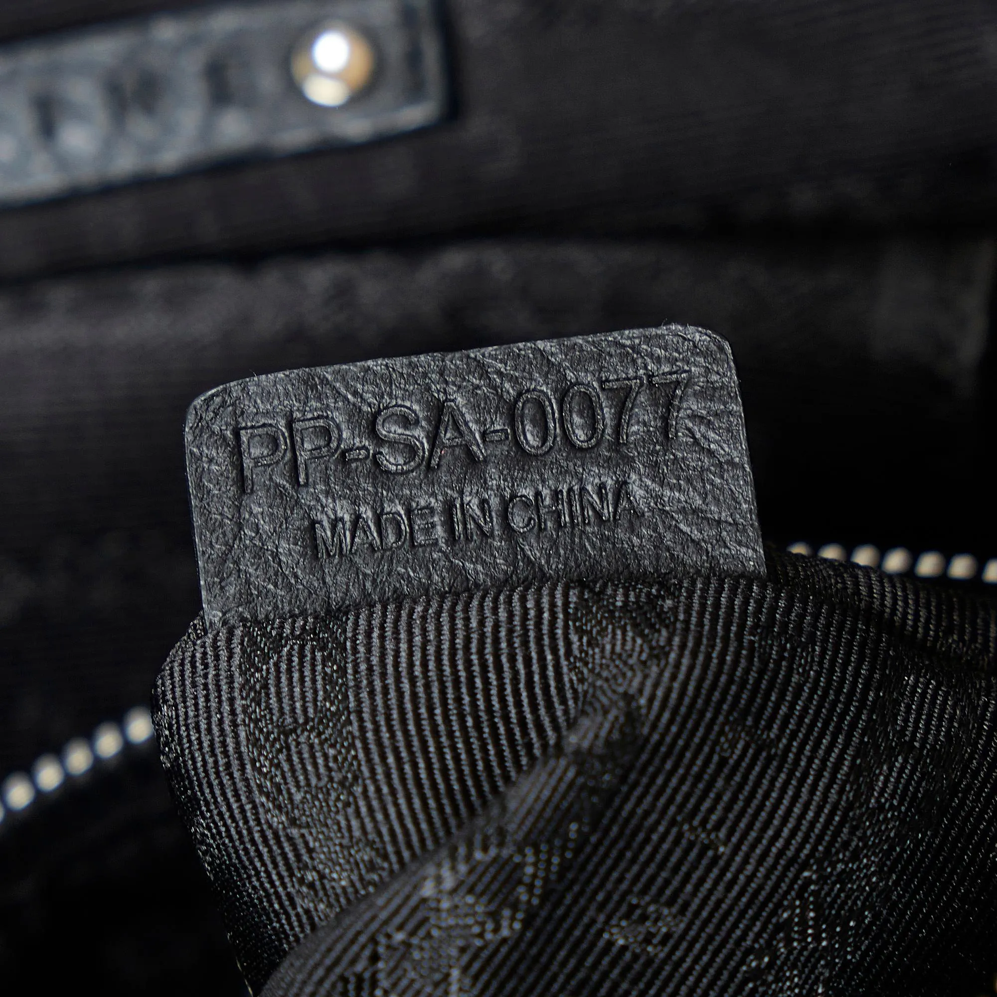 Celine Bittersweet Handbag (SHG-exgxRu)