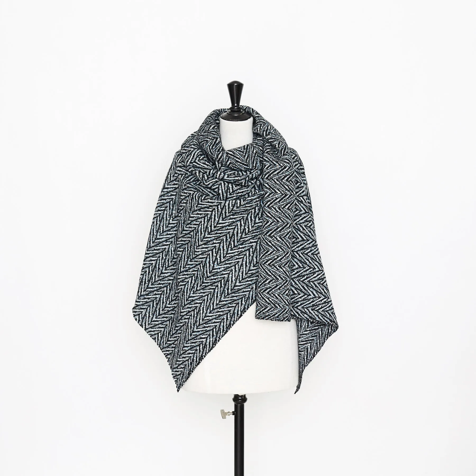 T22O01210 | Giant Herringbone Tweed